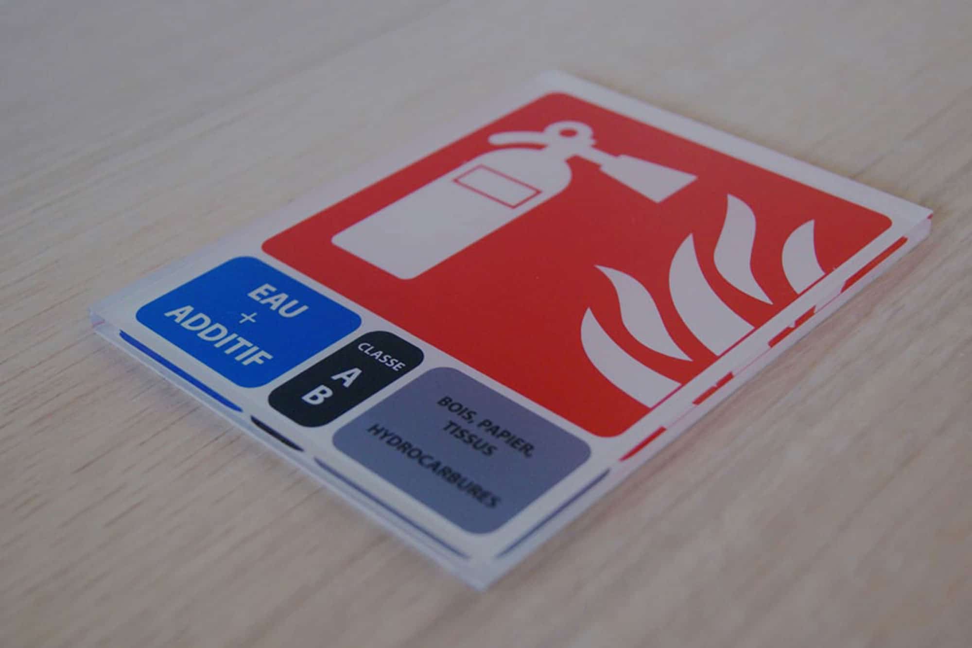 Societe-de-Signalisation-Panneaux-Extincteurs-Design-style-pas-cher